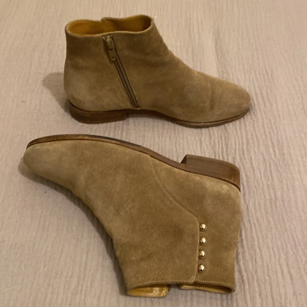 Sezane Stylish Suede Leather Tan Suede Ankle Boots. Size 38